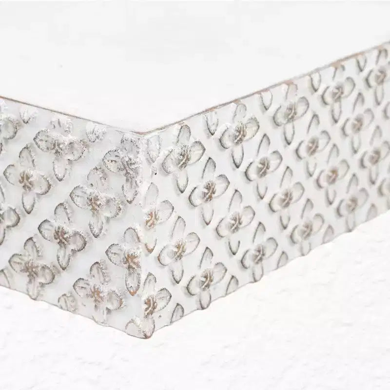 Piccola Mensola Galleggiante Decorativa in Legno Goffrato Bianca - American Art Decor: Stile Moderno, Nessun Montaggio, Materiale MDF e Legno