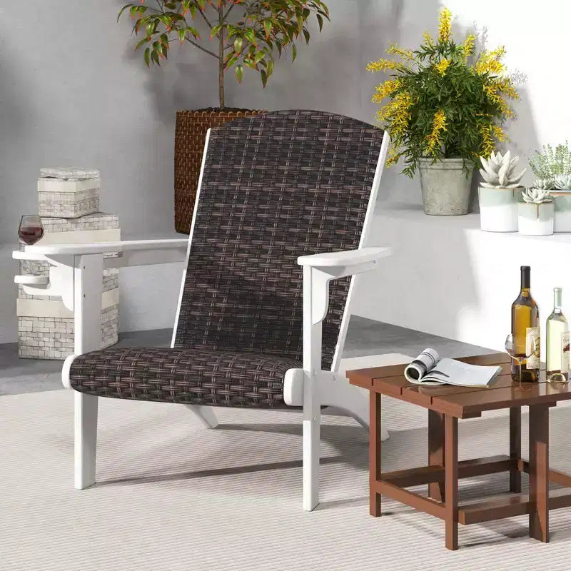 Fauteuil de jardin Adirondack Costway avec assise rembourrée en rotin, accoudoirs larges et porte-gobelet caché Noir/Marron/Gris/Blanc