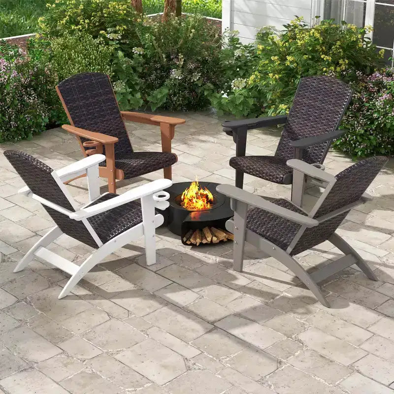 Fauteuil de jardin Adirondack Costway avec assise rembourrée en rotin, accoudoirs larges et porte-gobelet caché Noir/Marron/Gris/Blanc