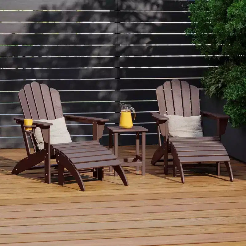 Ensemble de 5 pièces WestinTrends Highland comprenant 2 chaises Adirondack, 2 poufs pliables et 1 table