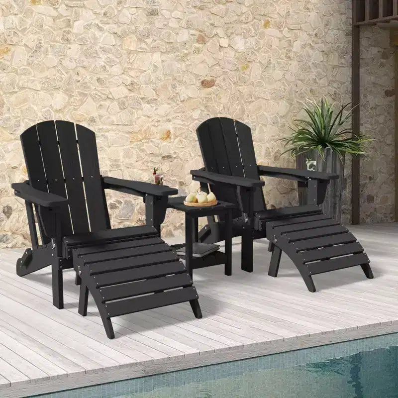 Set da conversazione per esterno a 5 pezzi con 2 pouf pieghevoli, tavolino d'appoggio a due livelli e 2 sedie Adirondack da giardino in plastica regolabili