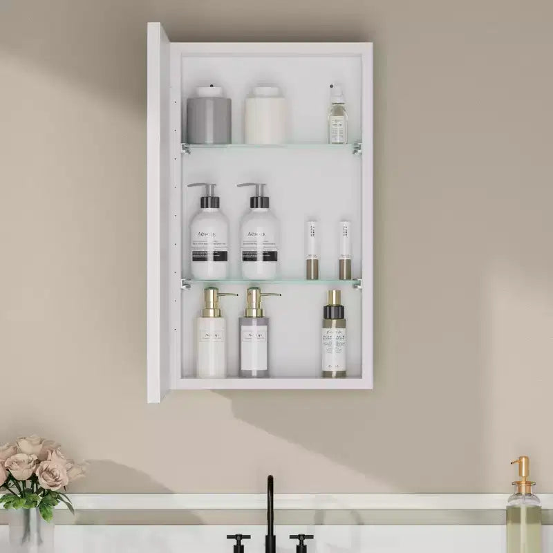 Armadietto a specchio per il bagno da incasso o da superficie, con ripiani regolabili in vetro temperato e anta reversibile