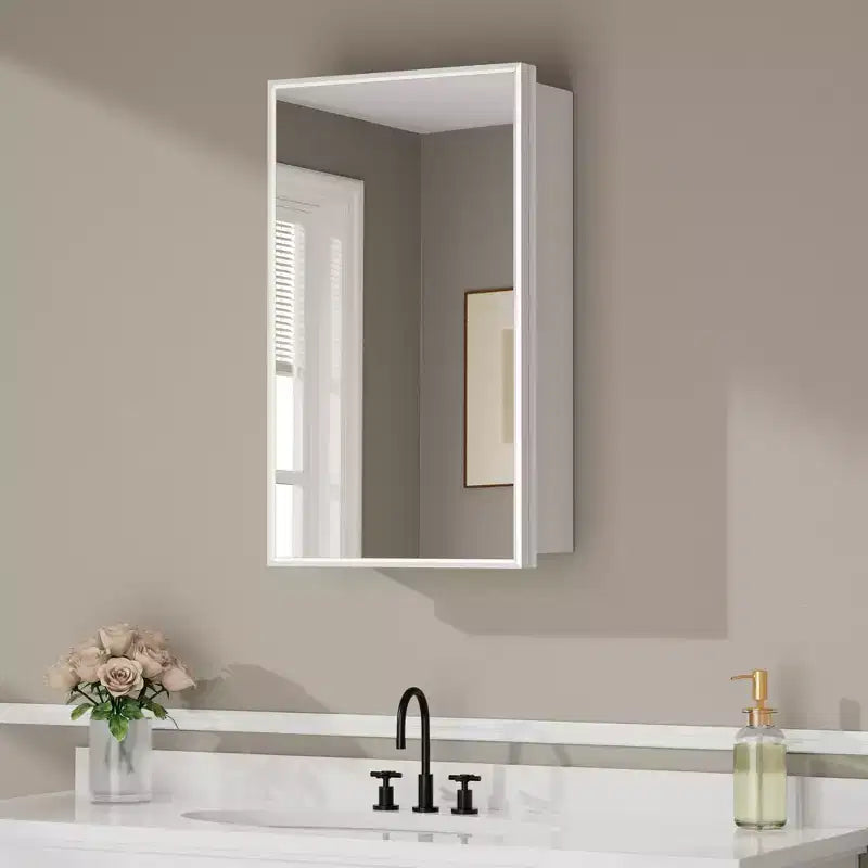 Armadietto a specchio per il bagno da incasso o da superficie, con ripiani regolabili in vetro temperato e anta reversibile