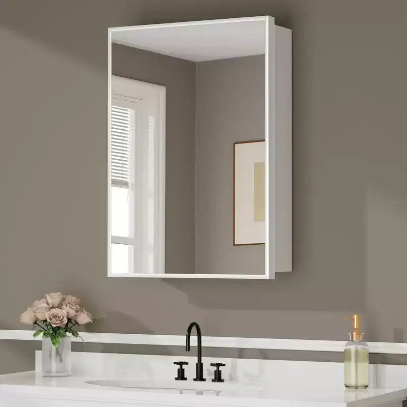 Armadietto a specchio per il bagno da incasso o da superficie, con ripiani regolabili in vetro temperato e anta reversibile
