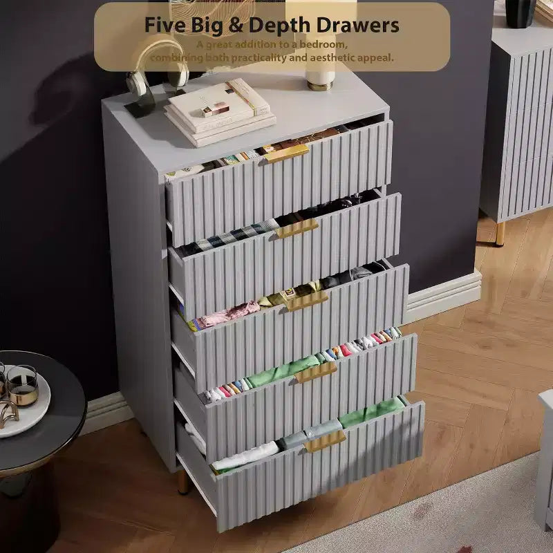 Cassettiera a 5 cassetti scanalati per camera da letto, cassettiera moderna alta 122 cm con cassetti profondi e piano ampio, per soggiorno, corridoio, camera dei bambini
