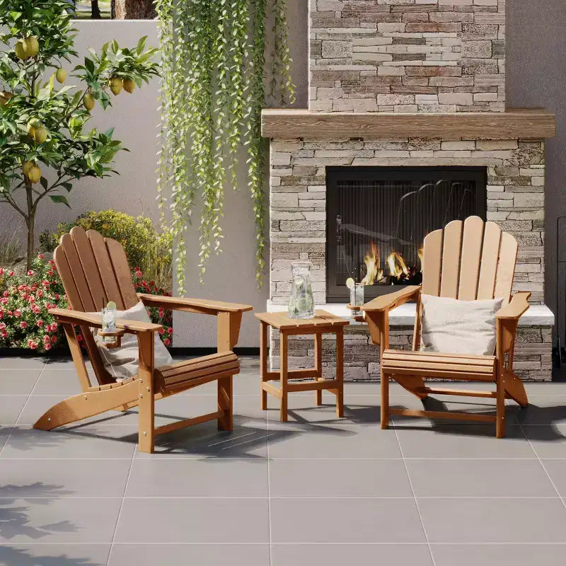 WestinTrends Highland Set Tavolo e 2 Sedie Adirondack con Portabicchieri da Esterno in HDPE, Teak