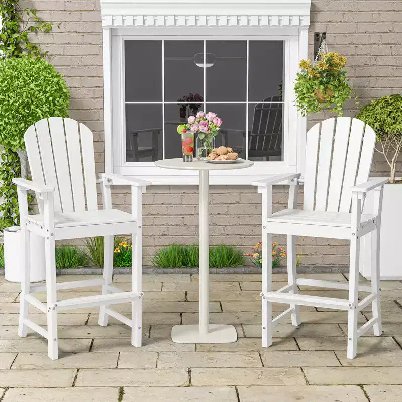 Gymax Lot de 2 tabourets de bar hauts de patio Adirondack avec accoudoirs et repose-pieds blanc