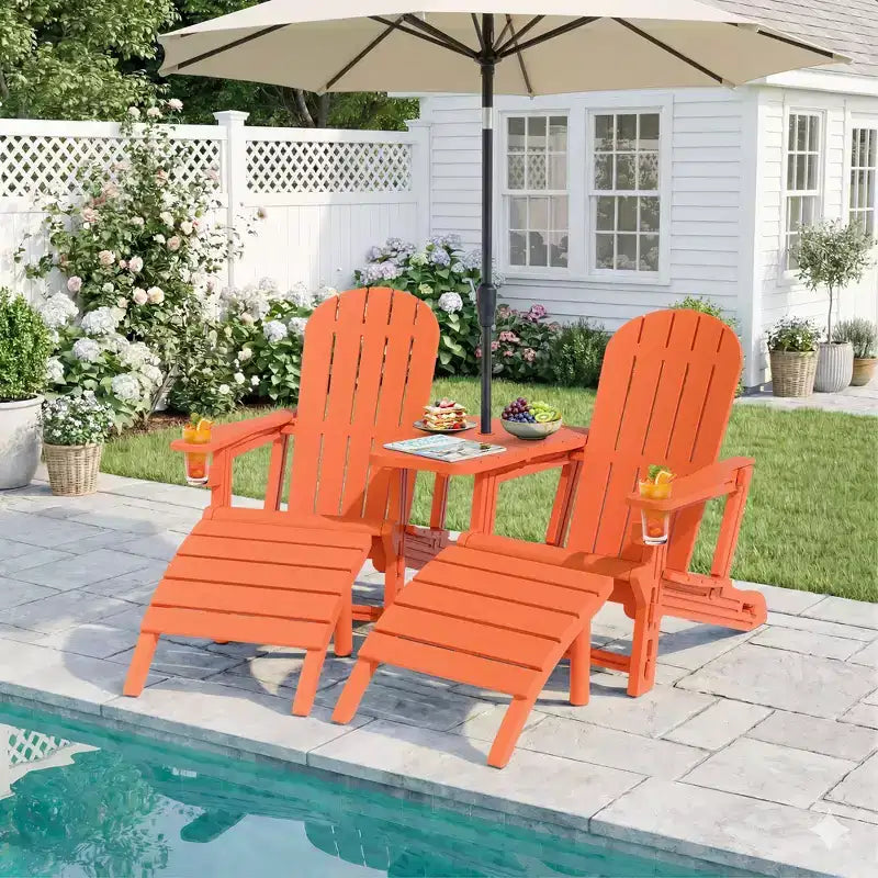 Ensemble de chaises Adirondack Celebalcony avec trou pour parasol, plateau amovible et 2 poufs incurvés, chaises d'extérieur en plastique HDPE pour patio et piscine