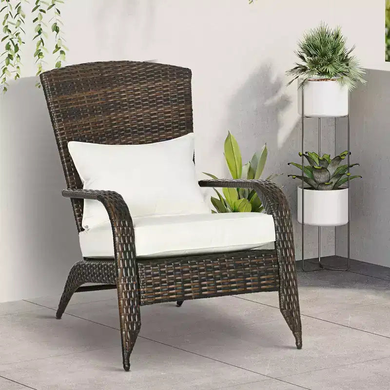 Sedia Adirondack da Esterno Outsunny con Rattan Sintetico, Cuscini Morbidi, Schienale Curvo Alto per Patio o Giardino, Bianco Crema