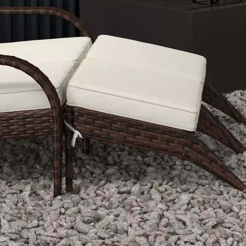 Sedia Adirondack in vimini per 2 con cuscini e poggiapiedi, sedia a sdraio doppia in rattan PE, sedia da braciere per portico con braccioli larghi, schienale alto