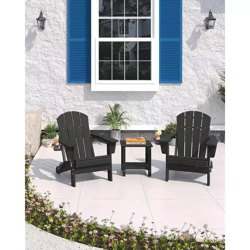 Set di 4 sedie Adirondack pieghevoli con 2 tavolini laterali, sedie da esterno in HDPE con portabicchieri, finitura effetto legno per patio, terrazze, giardini, bracieri