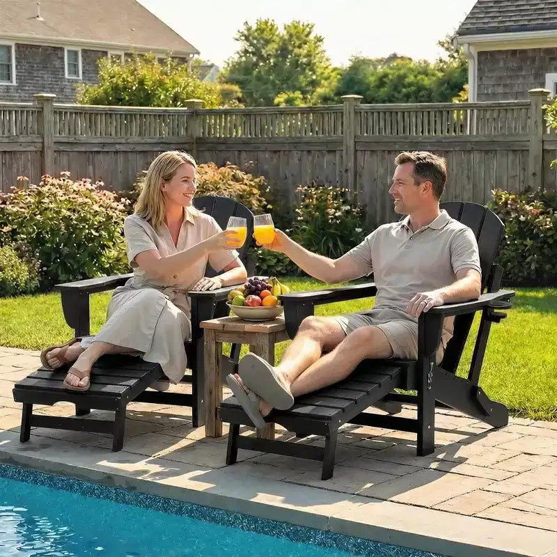 Set di 2 sedie Adirondack pieghevoli Outsunny, sedie da falò in HDPE con poggiapiedi retrattile, portabicchieri e seduta grande per ponte, giardino, cortile