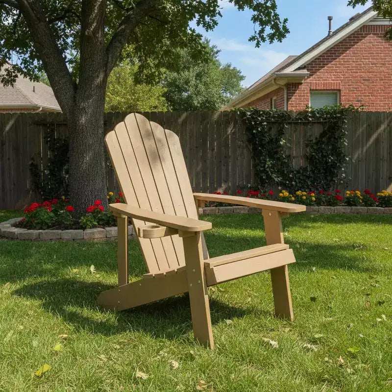 Sedia Adirondack da esterno Gymax, realizzata in resistente materiale HIPS con portabicchieri integrato, resistente alle intemperie e con portata fino a 172 kg, nera/tinta teak