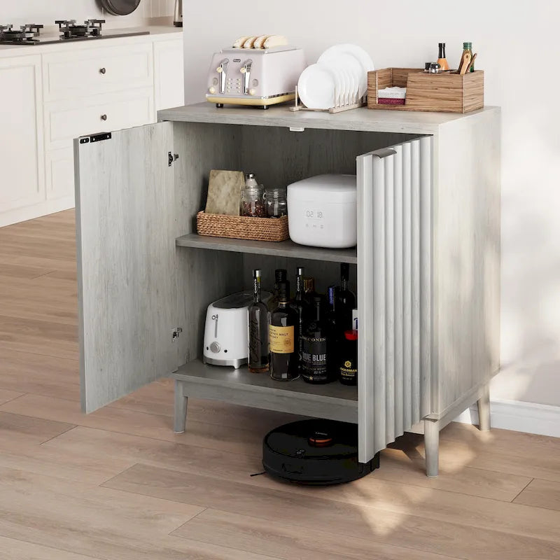 Mobile credenza scanalato, credenza a buffet freestanding grigio lavato con ripiano regolabile, mobiletto in legno