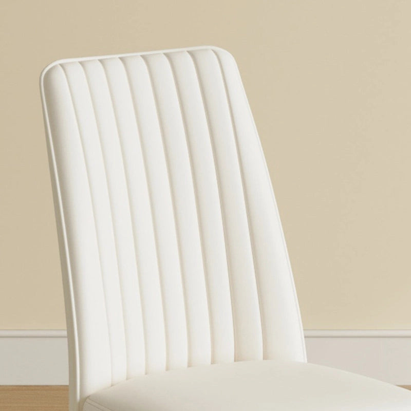 Sedie da pranzo moderne, set da 4, in pelle imbottita, con schienale a righe verticali e gambe in metallo