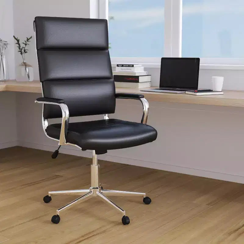 Sedia da ufficio ergonomica con schienale alto, braccioli in metallo imbottiti, sedia direzionale girevole per computer e scrivania