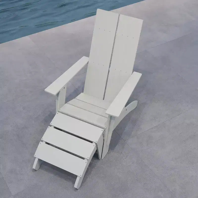Sedia da patio Merrick Lane Adirondack moderna con schienale a doghe e poggiapiedi abbinato
