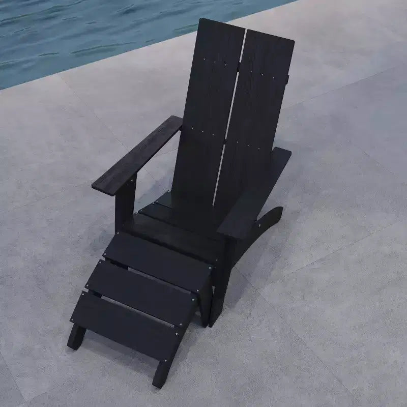 Sedia da patio Merrick Lane Adirondack moderna con schienale a doghe e poggiapiedi abbinato