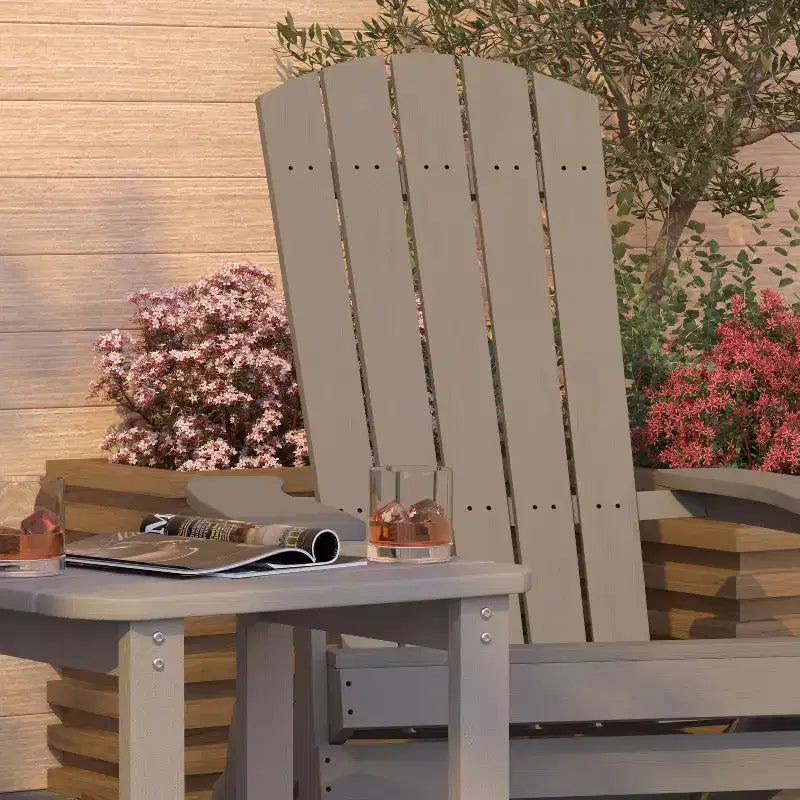 Merrick Lane Set di due sedie pieghevoli da giardino Adirondack con tavolino da esterno abbinato