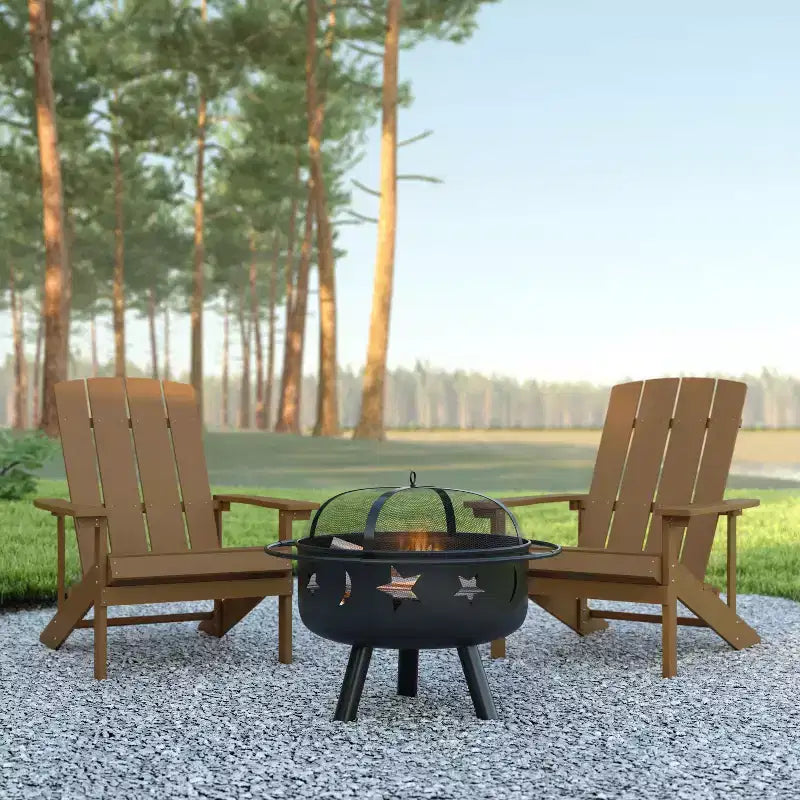 Set da campeggio Emma and Oliver Hartford da tre pezzi con due sedie Adirondack effetto legno e braciere Stelle e Luna con copertura a rete