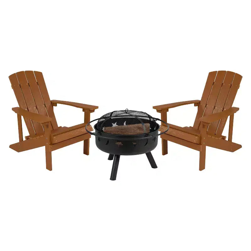 Ensemble de camping Emma et Oliver Hartford trois pièces avec deux chaises Adirondack imitation bois et un foyer étoiles et lune avec couvercle en filet