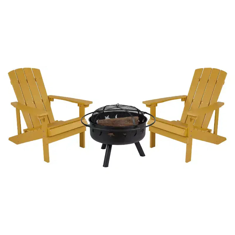Ensemble de camping Emma et Oliver Hartford trois pièces avec deux chaises Adirondack imitation bois et un foyer étoiles et lune avec couvercle en filet