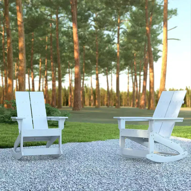 Set di 2 sedie a dondolo Adirondack moderne in poliresina per tutte le stagioni Emma and Oliver, per uso interno/esterno
