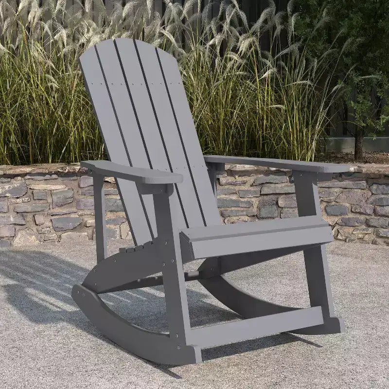 Sedia a dondolo Adirondack Merrick Lane in poliresina per tutte le stagioni con doghe verticali