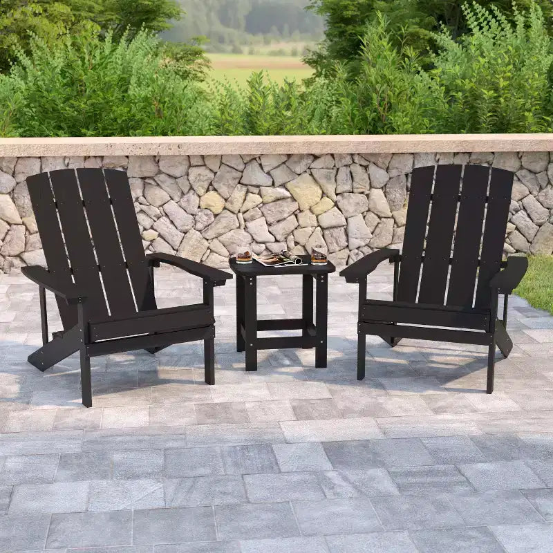 Set conversazione Emma e Oliver Hammond a tre pezzi in stile Adirondack con due sedie e tavolino abbinato per interni ed esterni