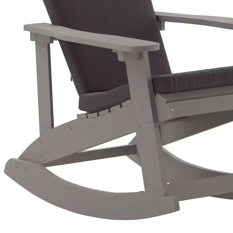 Sedia a dondolo Adirondack Merrick Lane in poliresina per tutte le stagioni con doghe verticali e cuscini resistenti alle intemperie