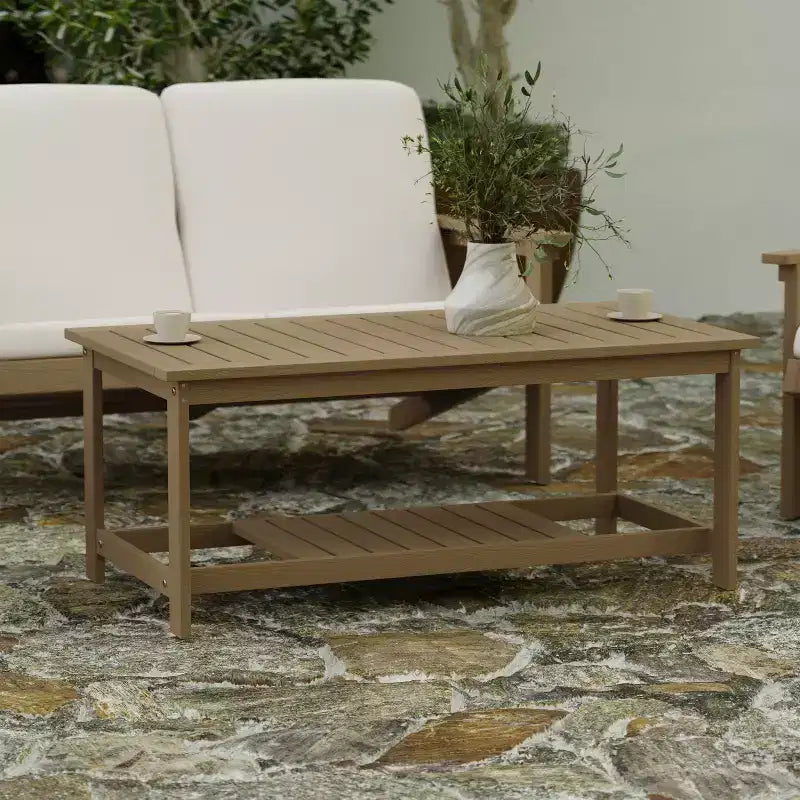 Tavolino da salotto Adirondack a due livelli in legno e resina sintetica Merrick Lane resistente a tutte le stagioni