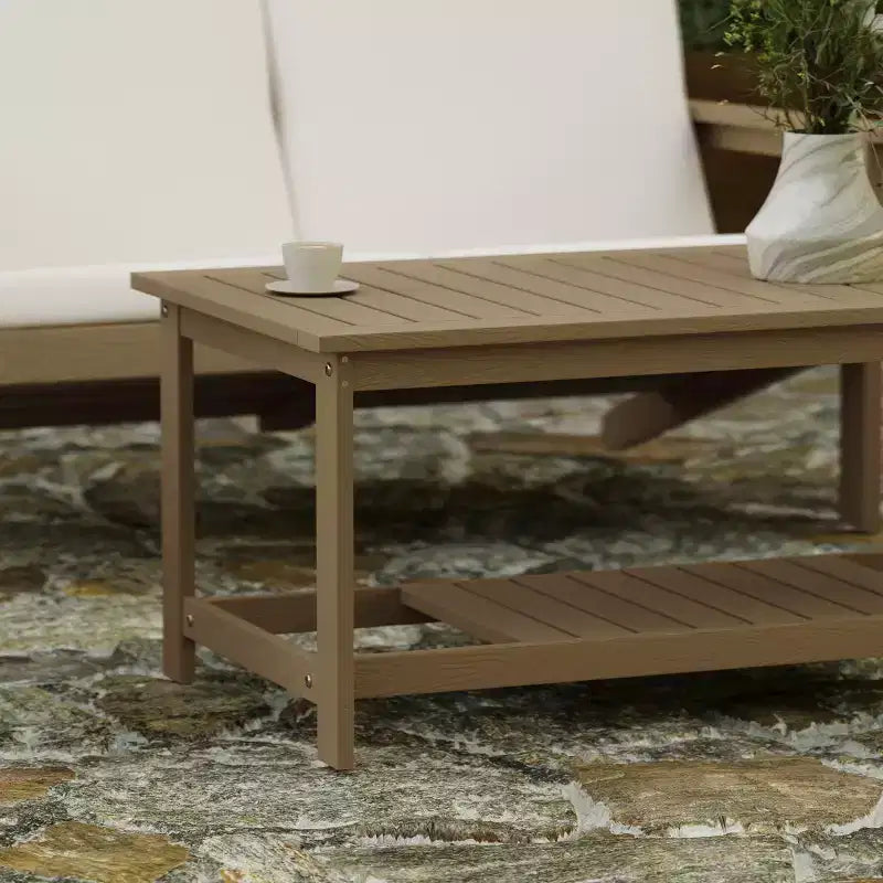 Tavolino da salotto Adirondack a due livelli in legno e resina sintetica Merrick Lane resistente a tutte le stagioni