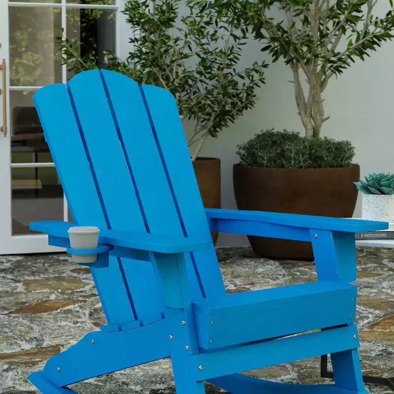 Sedia Adirondack in HDPE Merrick Lane con portabicchieri e pouf estraibile, sedia per interni/esterni in HDPE per tutte le stagioni