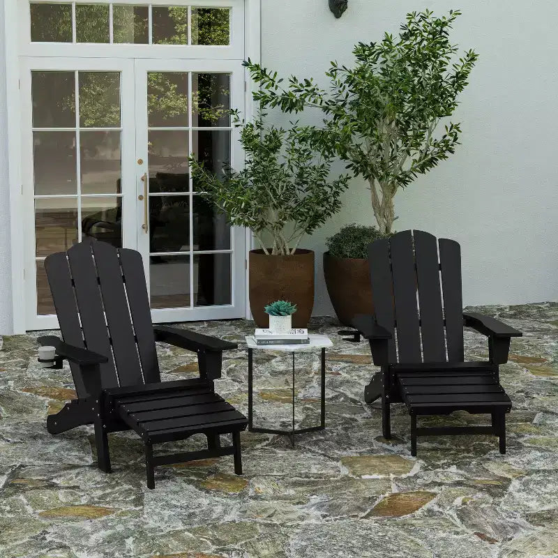 Poltrona Adirondack Merrick Lane in HDPE con portabicchieri e poggiapiedi estraibile, poltrona lounge per interni/esterni in HDPE per tutte le stagioni