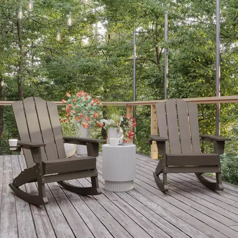 Flash Furniture Newport Chaise à bascule Adirondack avec porte-gobelet, Chaise à bascule Adirondack en HDPE résistante aux intempéries, Lot de 2