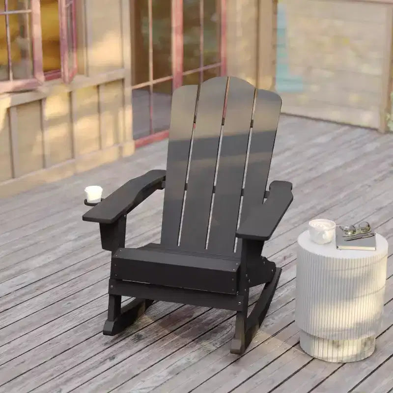 Sedia a dondolo Adirondack Newport di Flash Furniture con portabicchieri, sedia a dondolo Adirondack in HDPE resistente alle intemperie