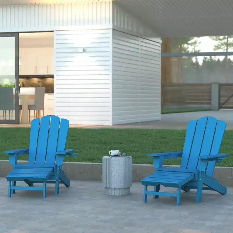 Set di 2 sedie Adirondack Emma e Oliver con portabicchieri e pouf estraibile, sedie a sdraio per interni/esterni in HDPE per tutte le stagioni