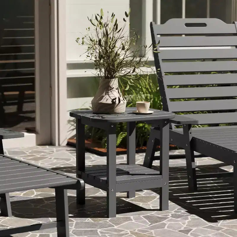 Merrick Lane Tavolino laterale Adirondack a 2 ripiani, Tavolino d'appoggio per interni/esterni in HDPE resistente a tutte le stagioni