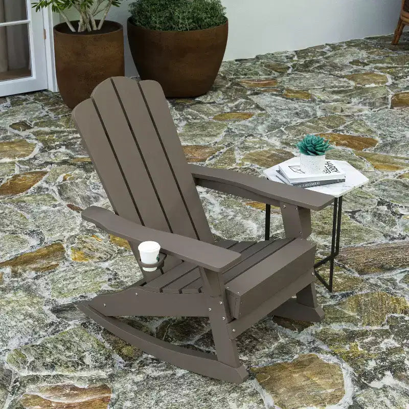 Merrick Lane Sedia a dondolo Adirondack con portabicchieri, sedia da interni/esterni in HDPE per tutte le stagioni