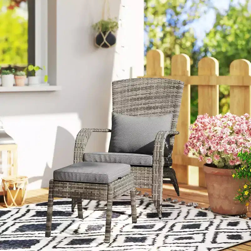 Sedia Adirondack in vimini Outsunny con poggiapiedi, poltrona da braciere con cuscino