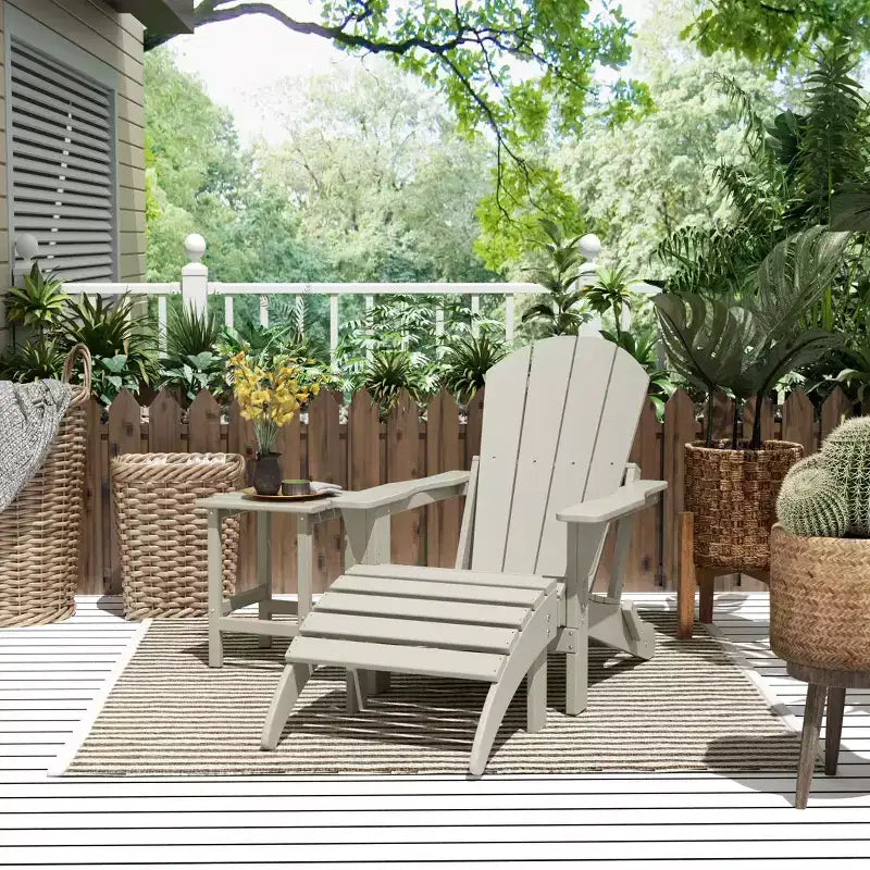 WestinTrends Malibu Set pieghevole da esterno 3 pezzi in HDPE: sedia Adirondack con ottomana e tavolino laterale