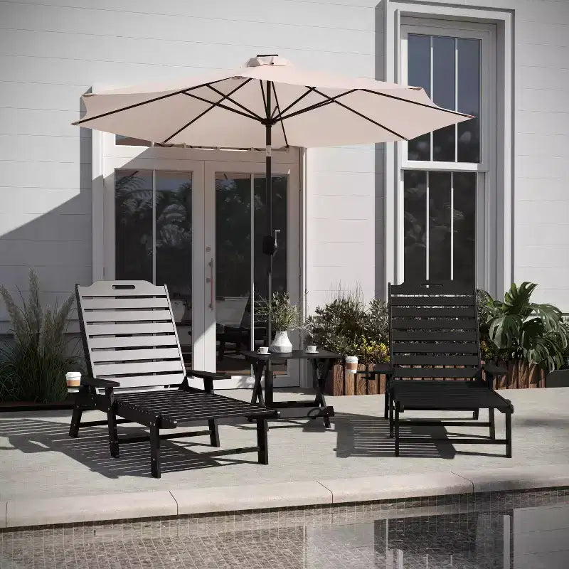 Flash Furniture Monterey Set Adirondack Commerciale 3 Pezzi per Interni/Esterni con 2 Lettini Reclinabili in HDPE con Portabicchieri e Tavolino Pieghevole