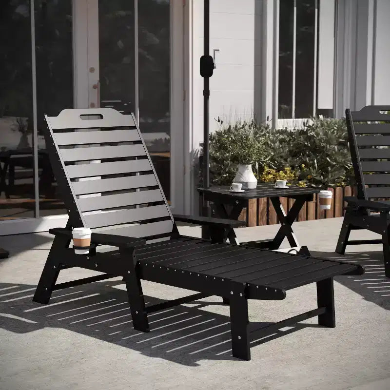 Flash Furniture Monterey Set Adirondack Commerciale 3 Pezzi per Interni/Esterni con 2 Lettini Reclinabili in HDPE con Portabicchieri e Tavolino Pieghevole