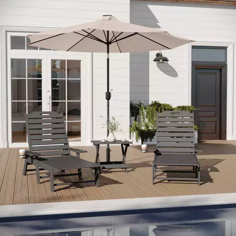 Set 3 Pezzi di Sedie/Tavolo Adirondack Merrick Lane per Uso Interno/Esterno con 2 Sedie a Sdraio Regolabili con Portabicchieri e Tavolino Pieghevole