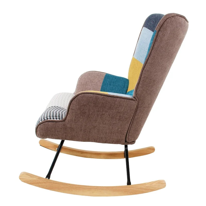 Poltrona a dondolo Mid-Century in tessuto con gambe in legno e lino patchwork