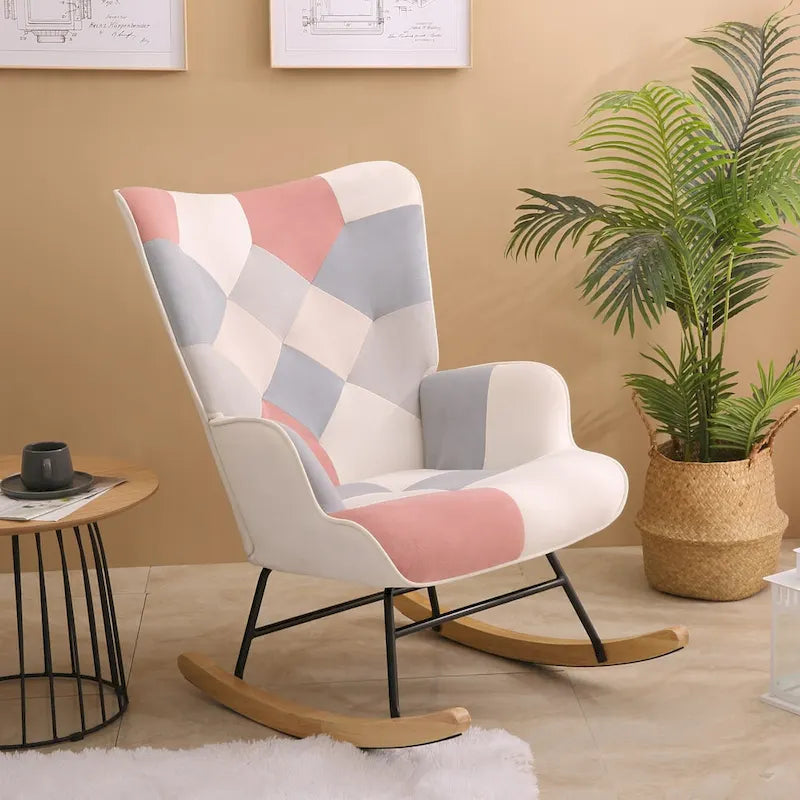 Poltrona a dondolo Mid-Century in tessuto con gambe in legno e lino patchwork
