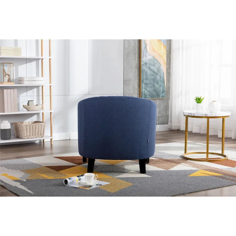 Poltrona a barilotto Accent, sedia da salotto con borchie e gambe in legno massiccio