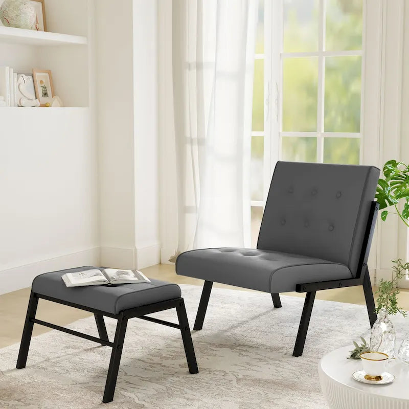 Mieres Poltrona di design di metà secolo in similpelle con poggiapiedi, sedia senza braccioli trapuntata, larga 60 cm, per soggiorno