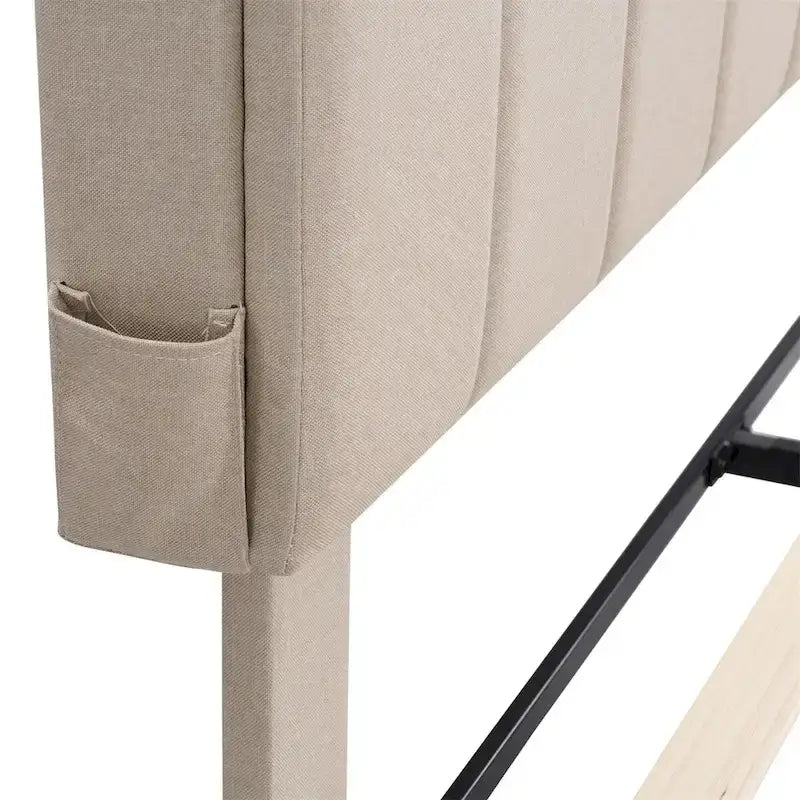 Letto a piattaforma imbottito Merax con testiera contenitore e porta USB