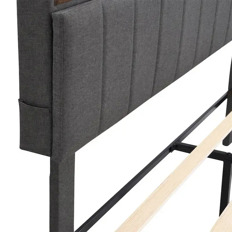 Letto a piattaforma imbottito Merax con testiera contenitore e porta USB